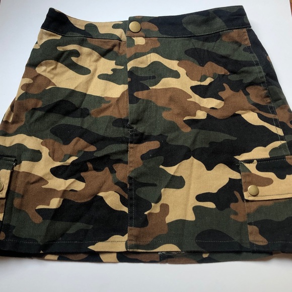 FOREVER 21 CAMO SKIRT WORN ONCE - Picture 1 of 4